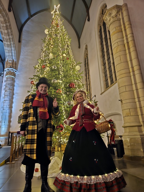 Charlien Noelle met Dickens Entertainers