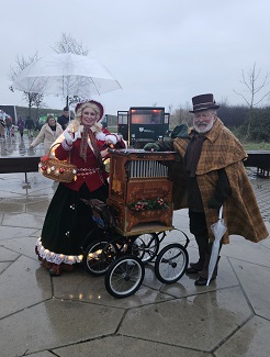 Lichtjesavond Almere Charlien Noelle en Dickens Draaiorgel - © www.sintentertainment.nl