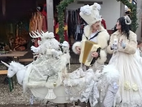 Sneeuwkoningin straattheater Kerst Entertainer