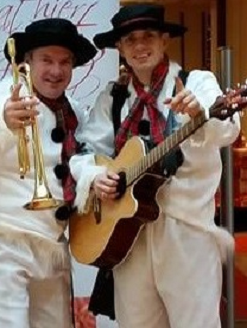 Sneeuwmannen Sneeuwmannen muzikanten duo boeken © www.sintentertainment.nl