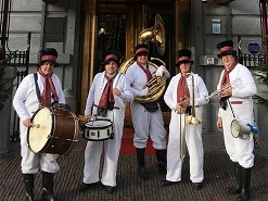 Sneeuwmannen Looporkest © www.kerst-entertainers.nl