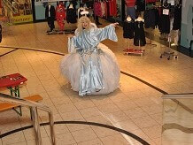 Zweefengel kerst animatie huren © www.funenpartymatch.nl